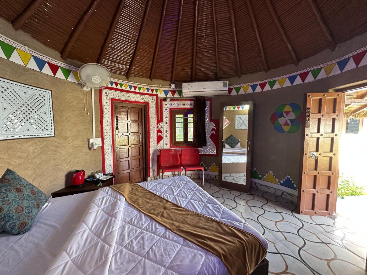 Modhera Sunrise Resort - Tents Bhungas Jungle Restaurants & Candlelight Dining Kalri Kültér fotó