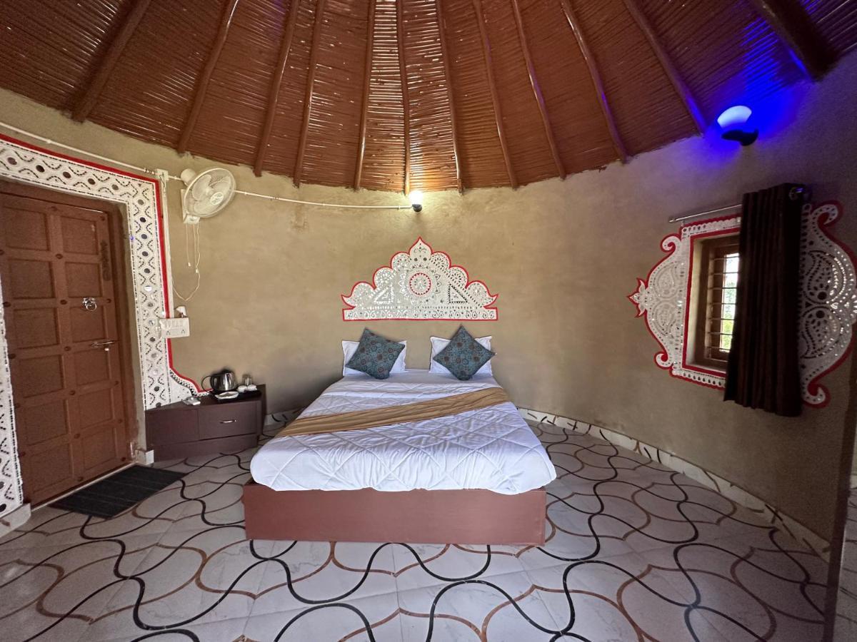 Modhera Sunrise Resort - Tents Bhungas Jungle Restaurants & Candlelight Dining Kalri Kültér fotó