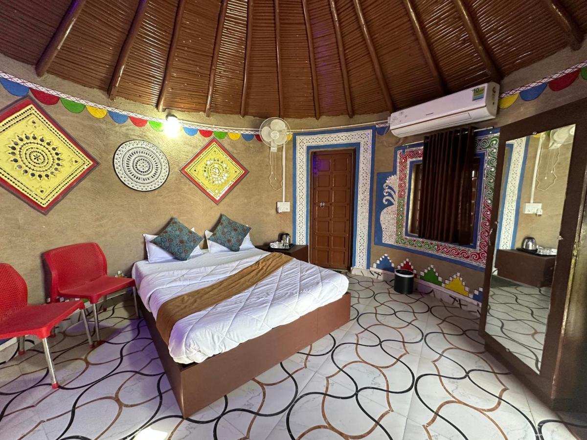 Modhera Sunrise Resort - Tents Bhungas Jungle Restaurants & Candlelight Dining Kalri Kültér fotó