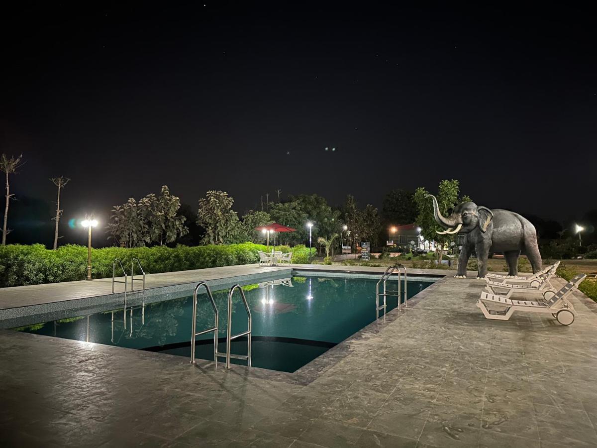 Modhera Sunrise Resort - Tents Bhungas Jungle Restaurants & Candlelight Dining Kalri Kültér fotó