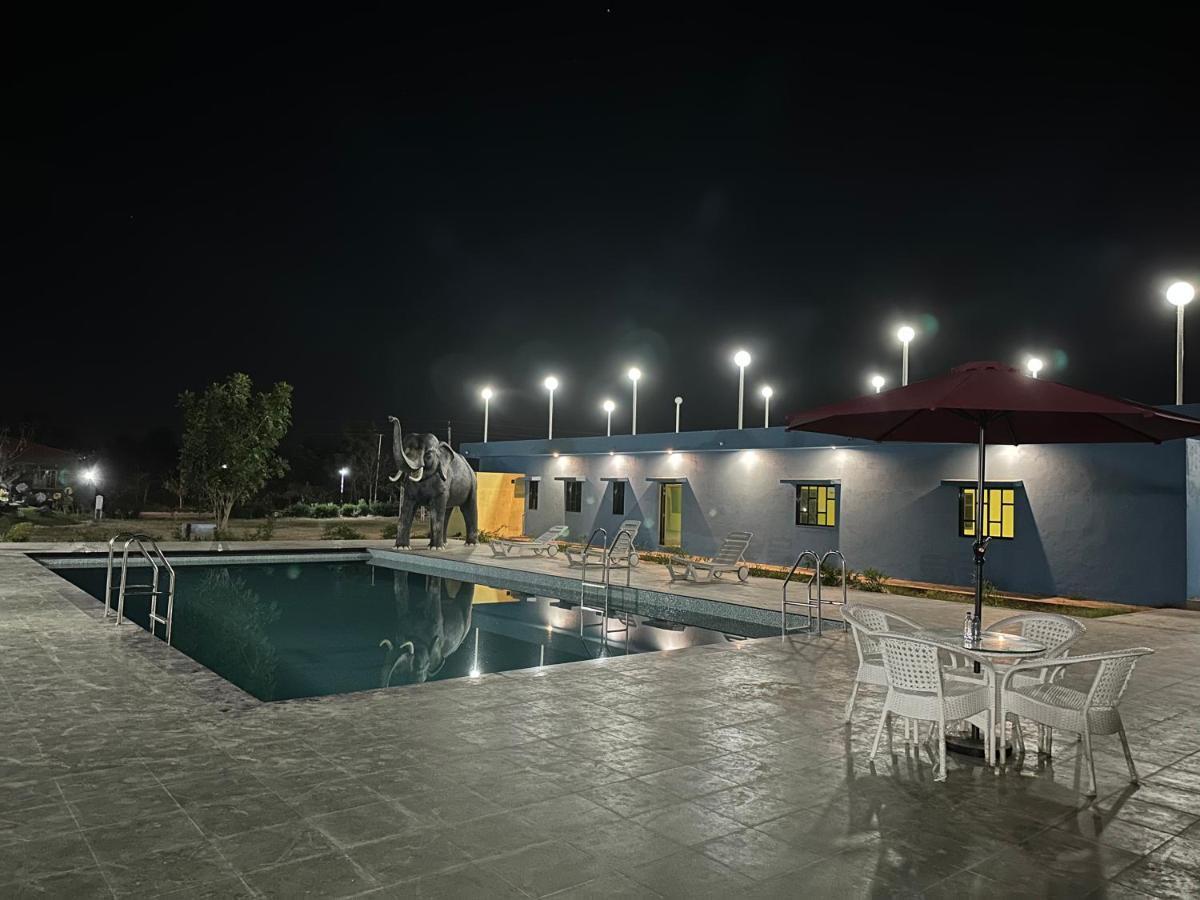 Modhera Sunrise Resort - Tents Bhungas Jungle Restaurants & Candlelight Dining Kalri Kültér fotó
