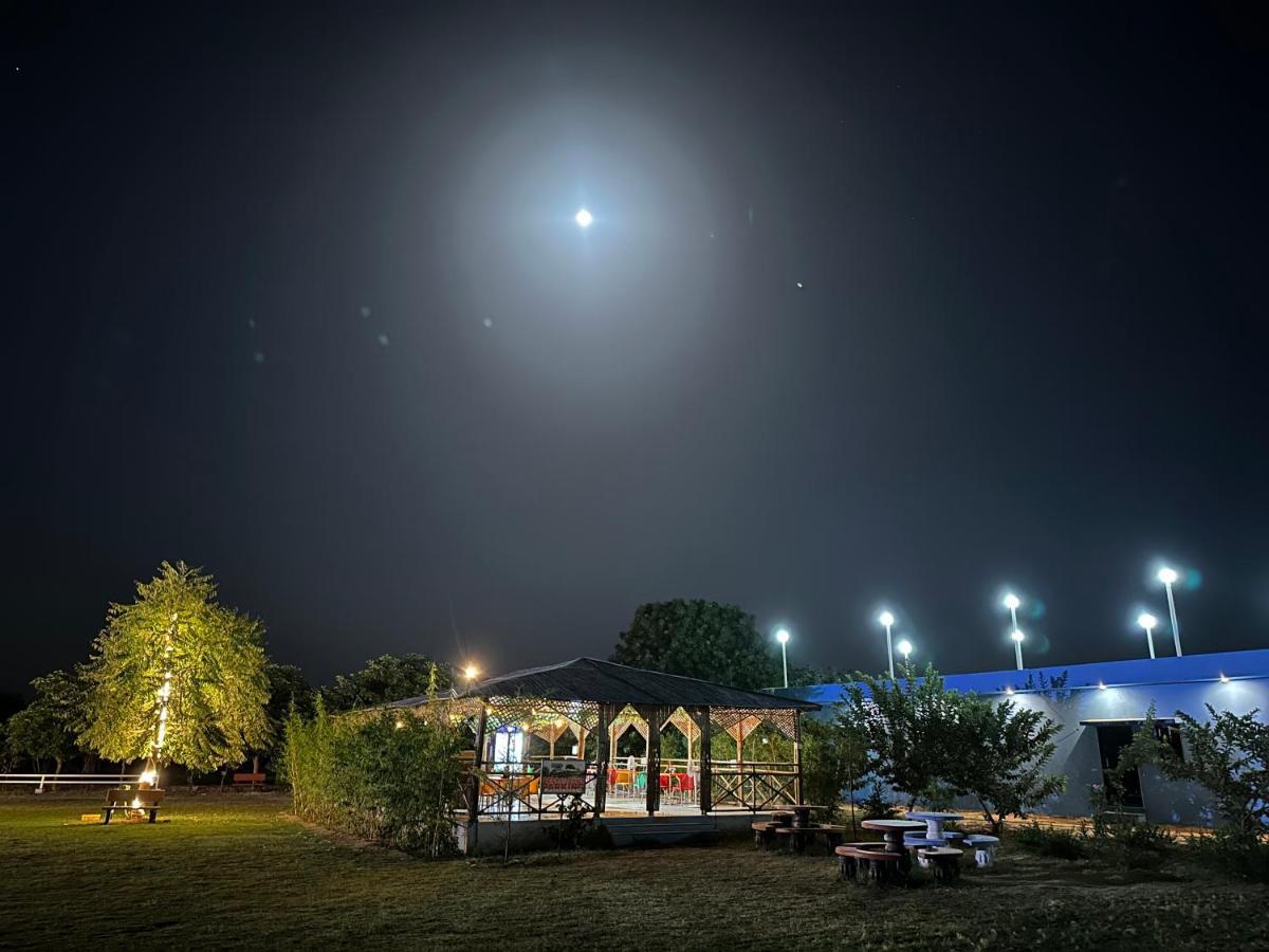 Modhera Sunrise Resort - Tents Bhungas Jungle Restaurants & Candlelight Dining Kalri Kültér fotó