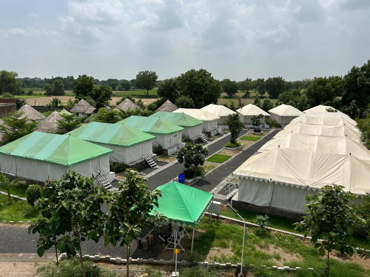 Modhera Sunrise Resort - Tents Bhungas Jungle Restaurants & Candlelight Dining Kalri Kültér fotó
